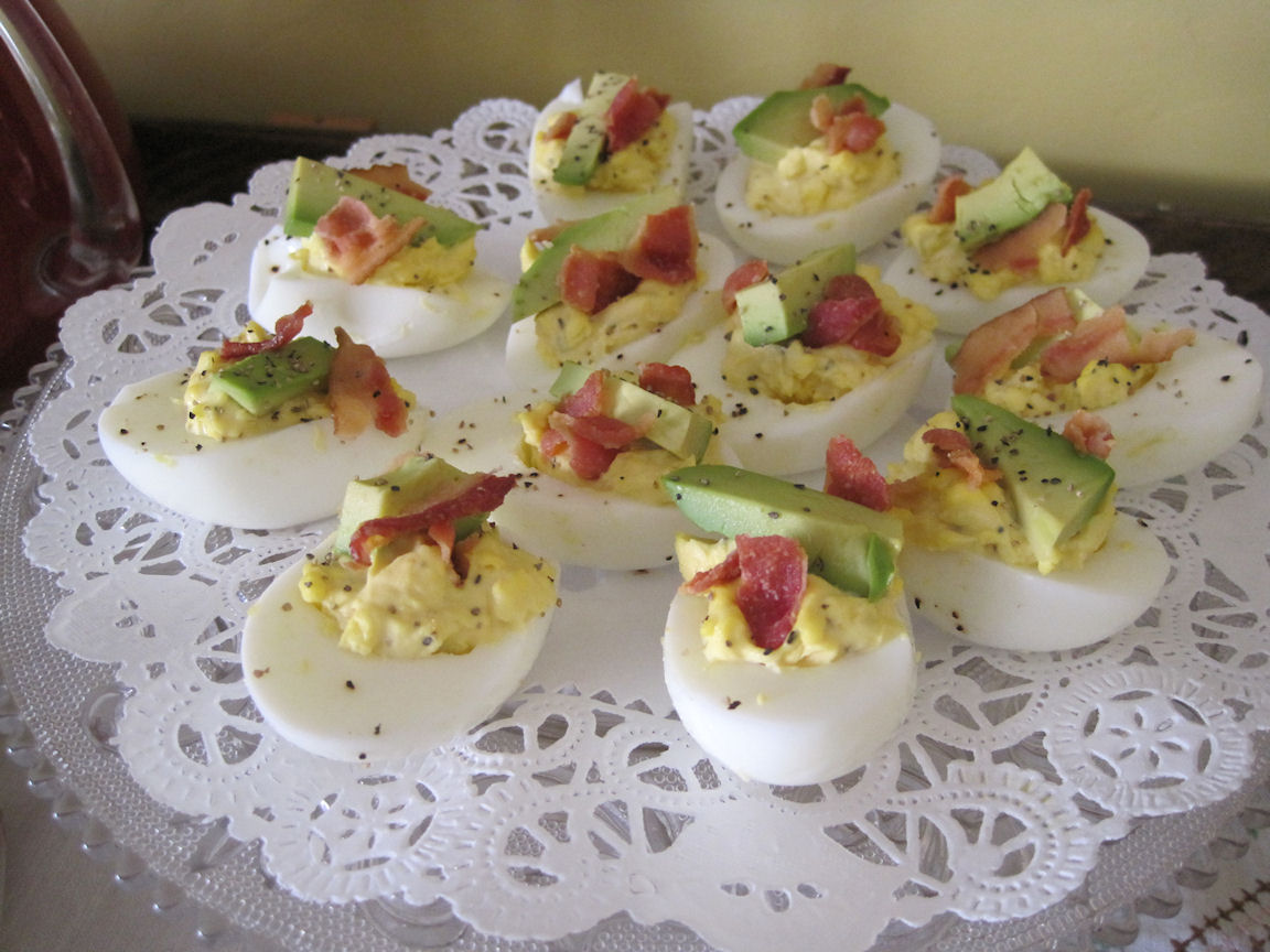 How+to+make+deviled+eggs+with+bacon