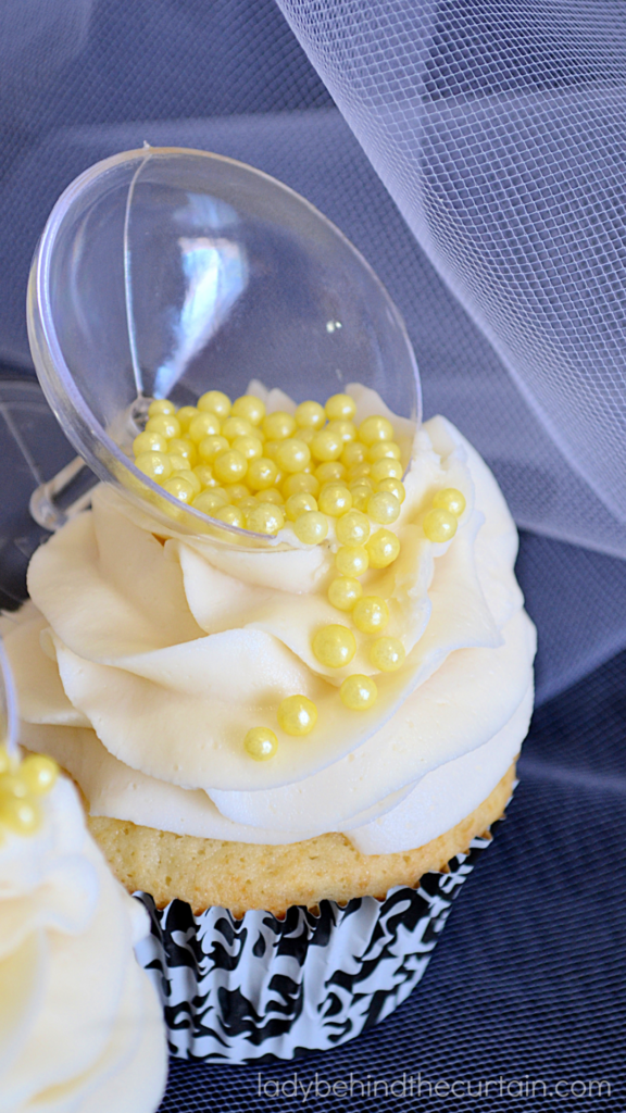 Champagne Cupcakes with Champagne Buttercream Frosting