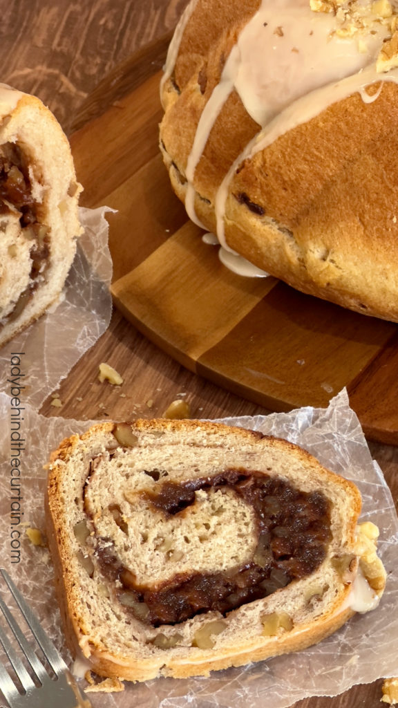 Apple Butter Cinnamon Roll Bundt Cake