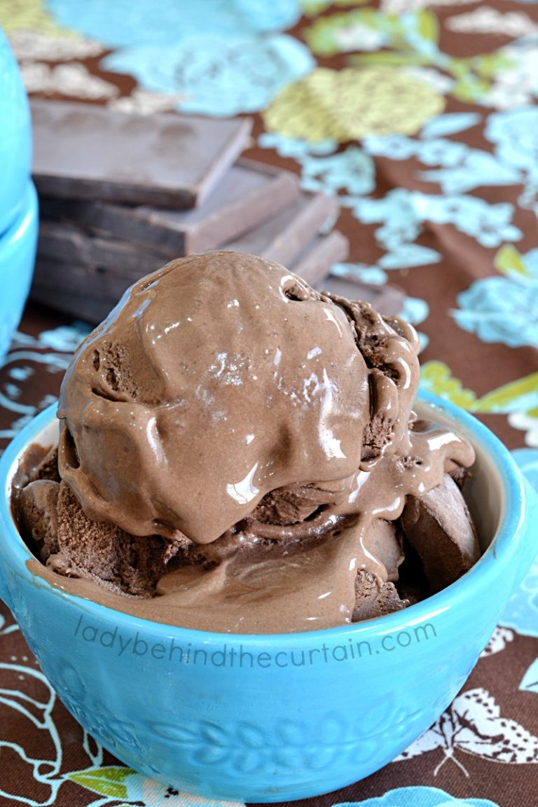 Creamy Homemade Dark Chocolate Gelato