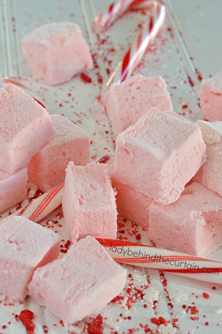 Homemade Fluffy Peppermint Marshmallows