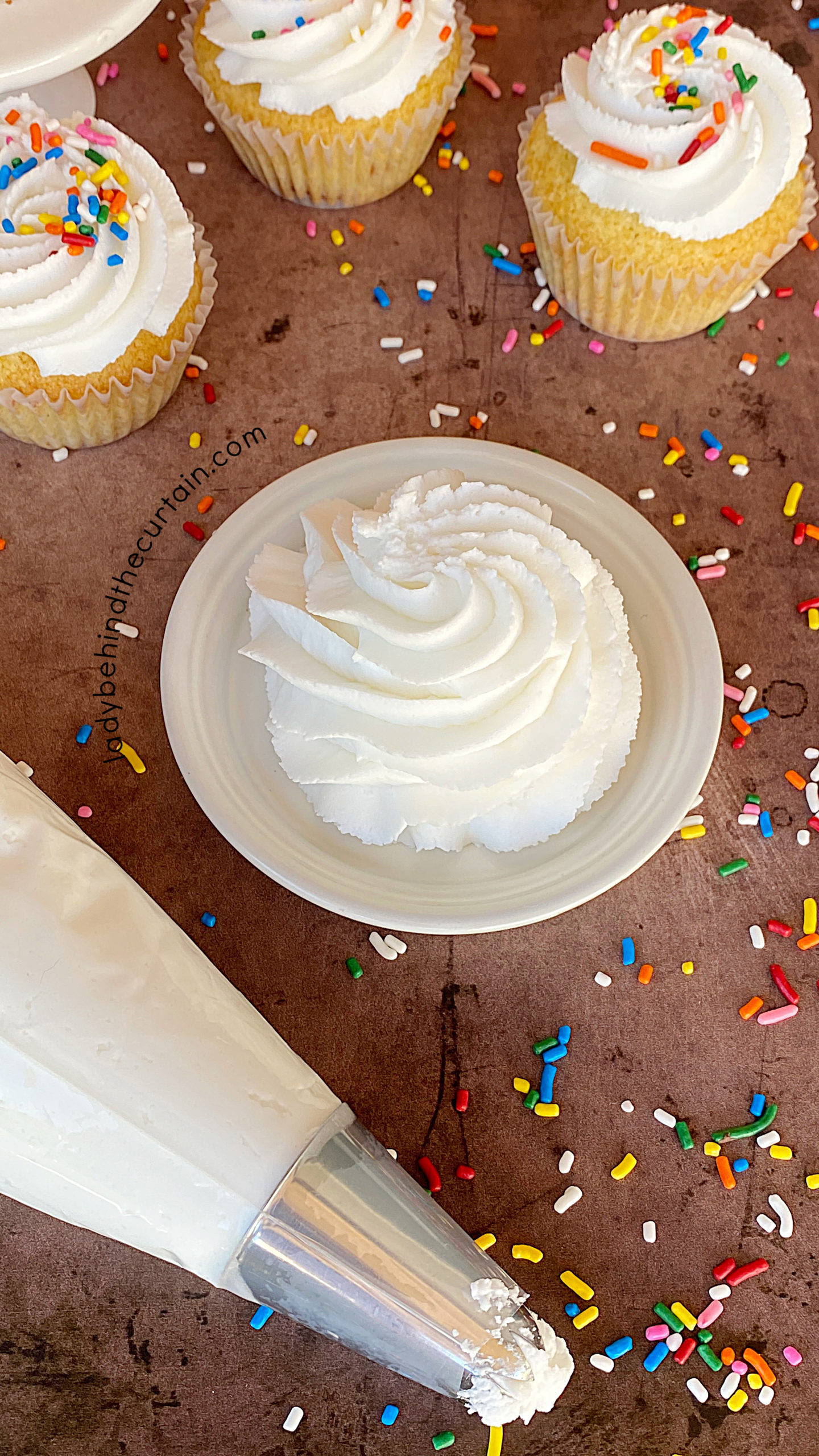 Copycat Classic Bakery White Frosting Recipe 9147