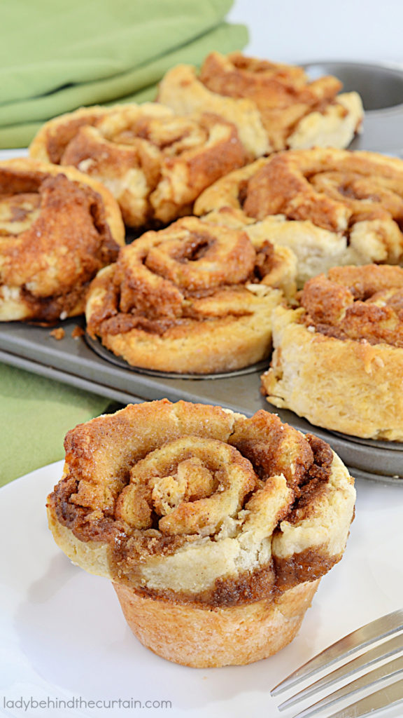 Quick Cinnamon Roll Muffins