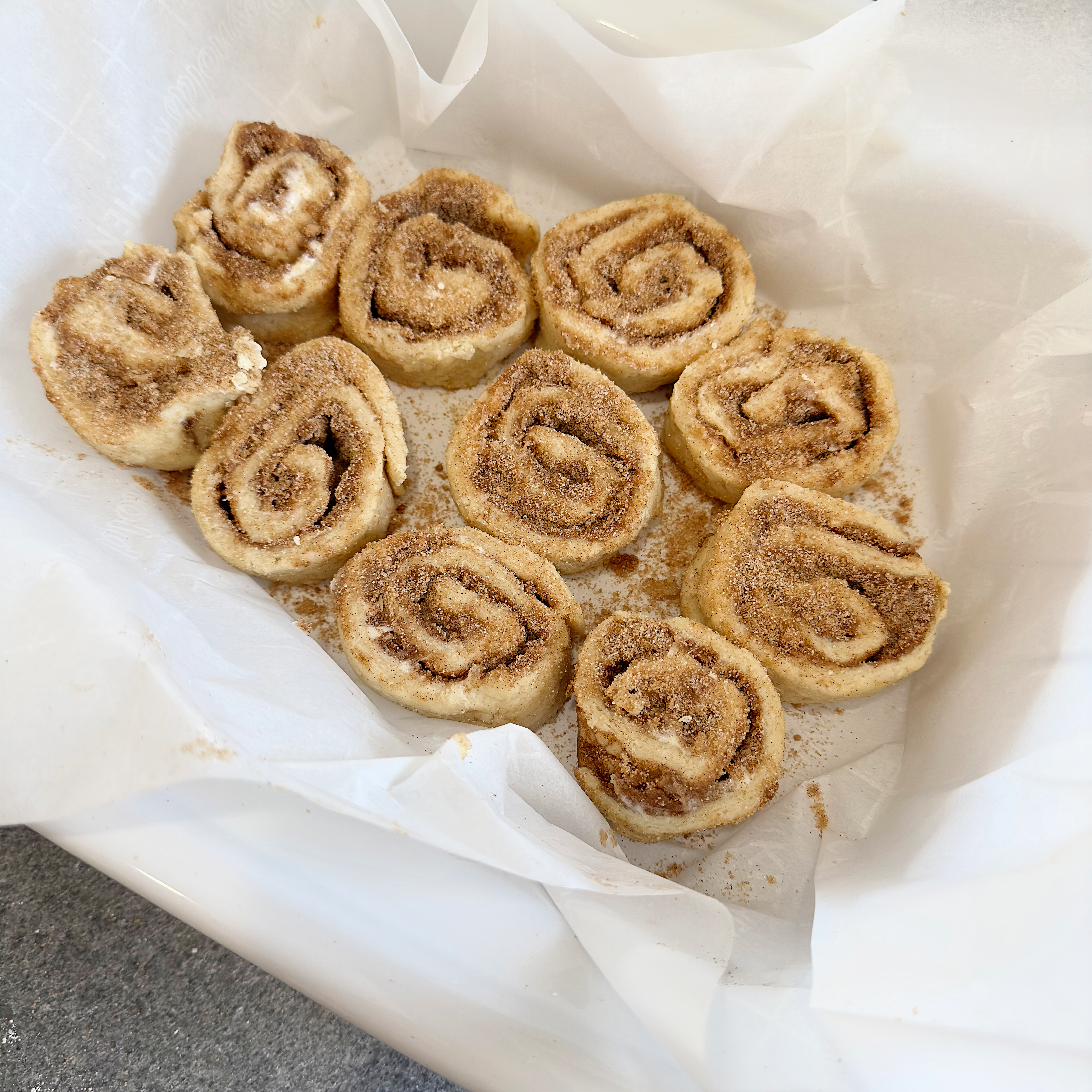 Slow Cooker Cinnamon Roll Breakfast Cake