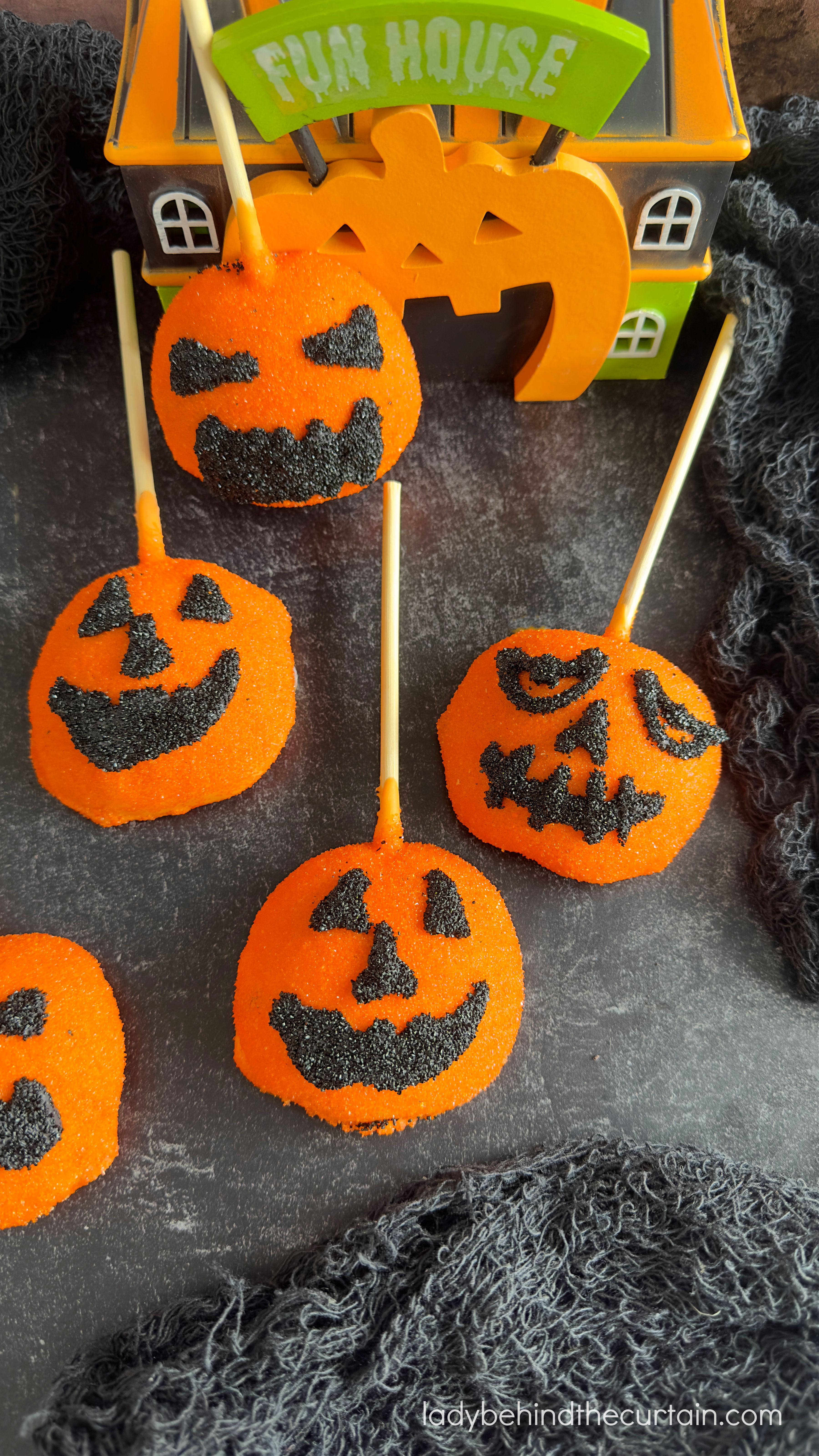 Jack-O-Lantern Caramel Apple Slice Pops