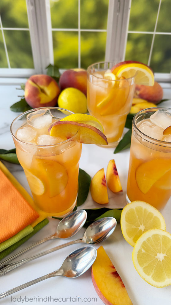 Homemade Fresh Peach Lemonade