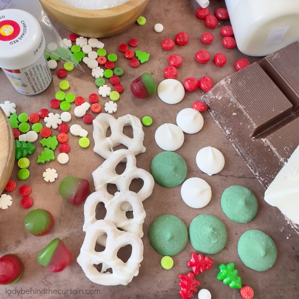 Holiday Cookie and Cake Decorating Kit