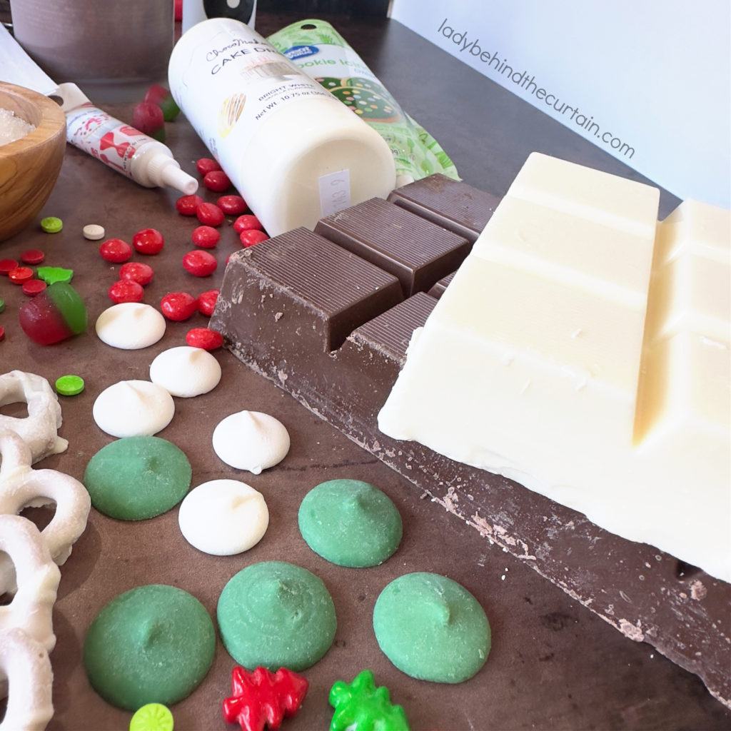 Holiday Cookie and Cake Decorating Kit